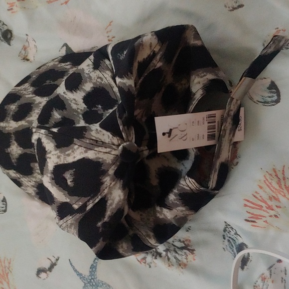 Baseball cap - Picture 2 of 3